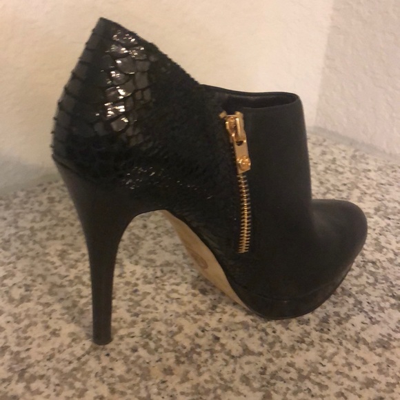 Michael Kors black booties - Picture 4 of 4